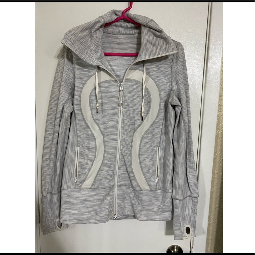 Lulu 🍋 hooded jacket with thumbholes, full zip